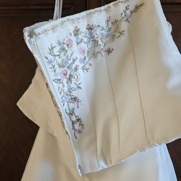 Oleg Cassini 18W Vintage Embroidered Wedding Dress 8CV008 - Picture 10 of 17